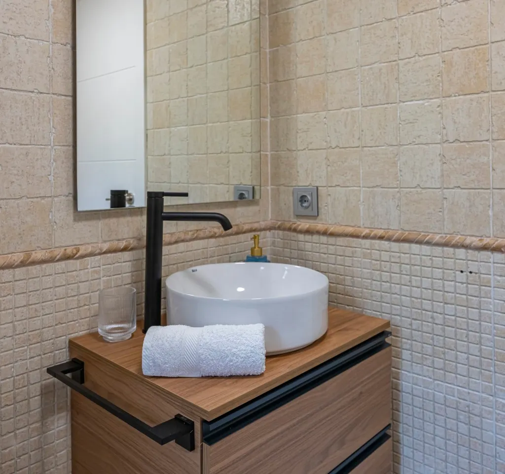 cdfd5228-64b2-42c4-a2c2-06b90be0fcf5