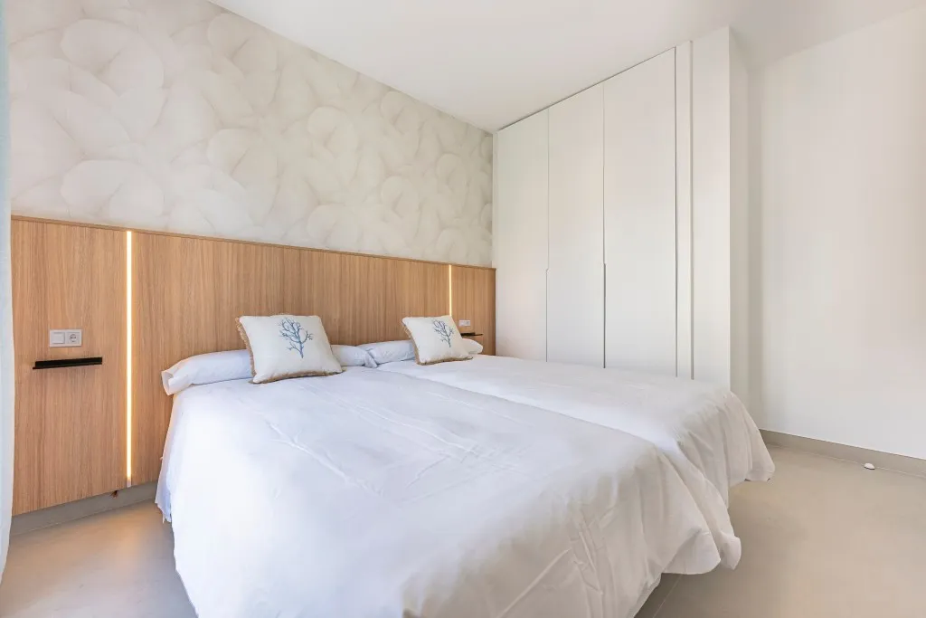 d7216a92-62d6-47cc-aa0d-a5a8c68d8900