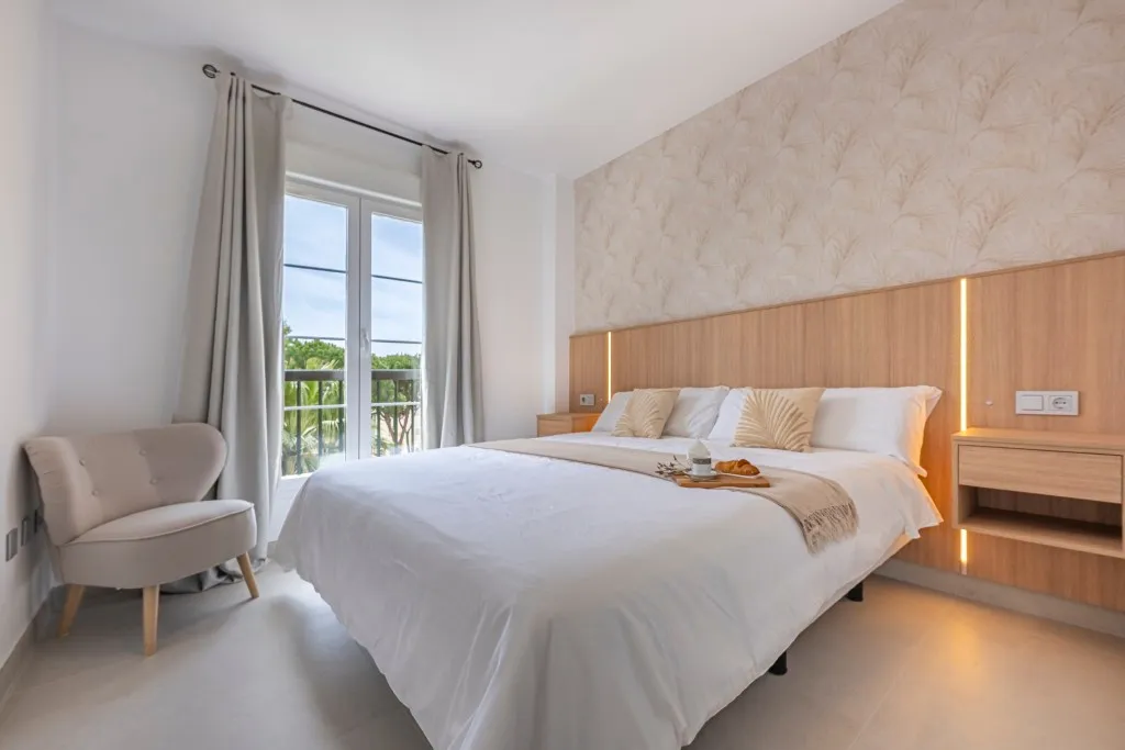 eb11367a-b8c7-41f7-9b65-c1e3a7e136be