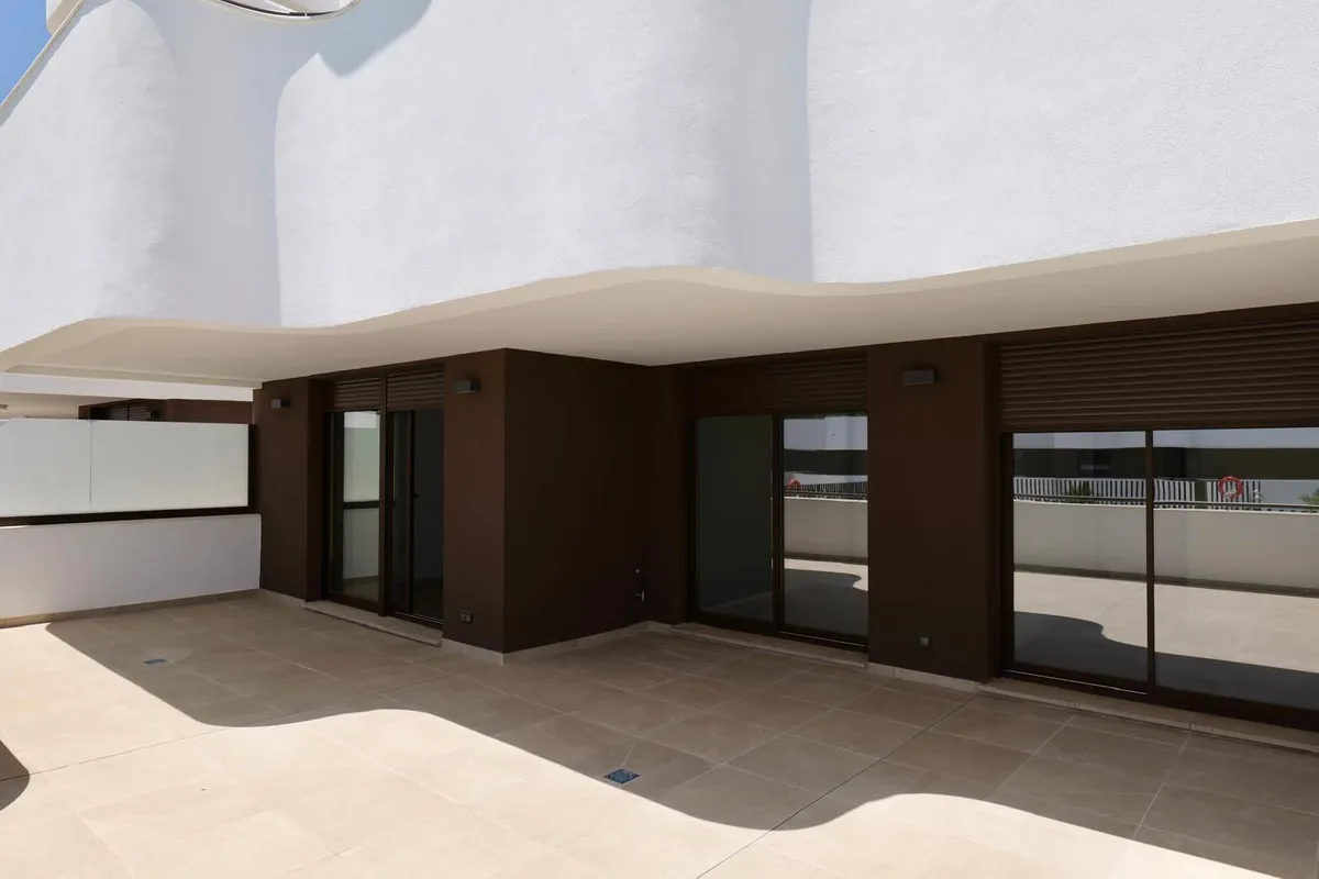 a8461043-6d39-4f75-9b32-57d25bbb9f63