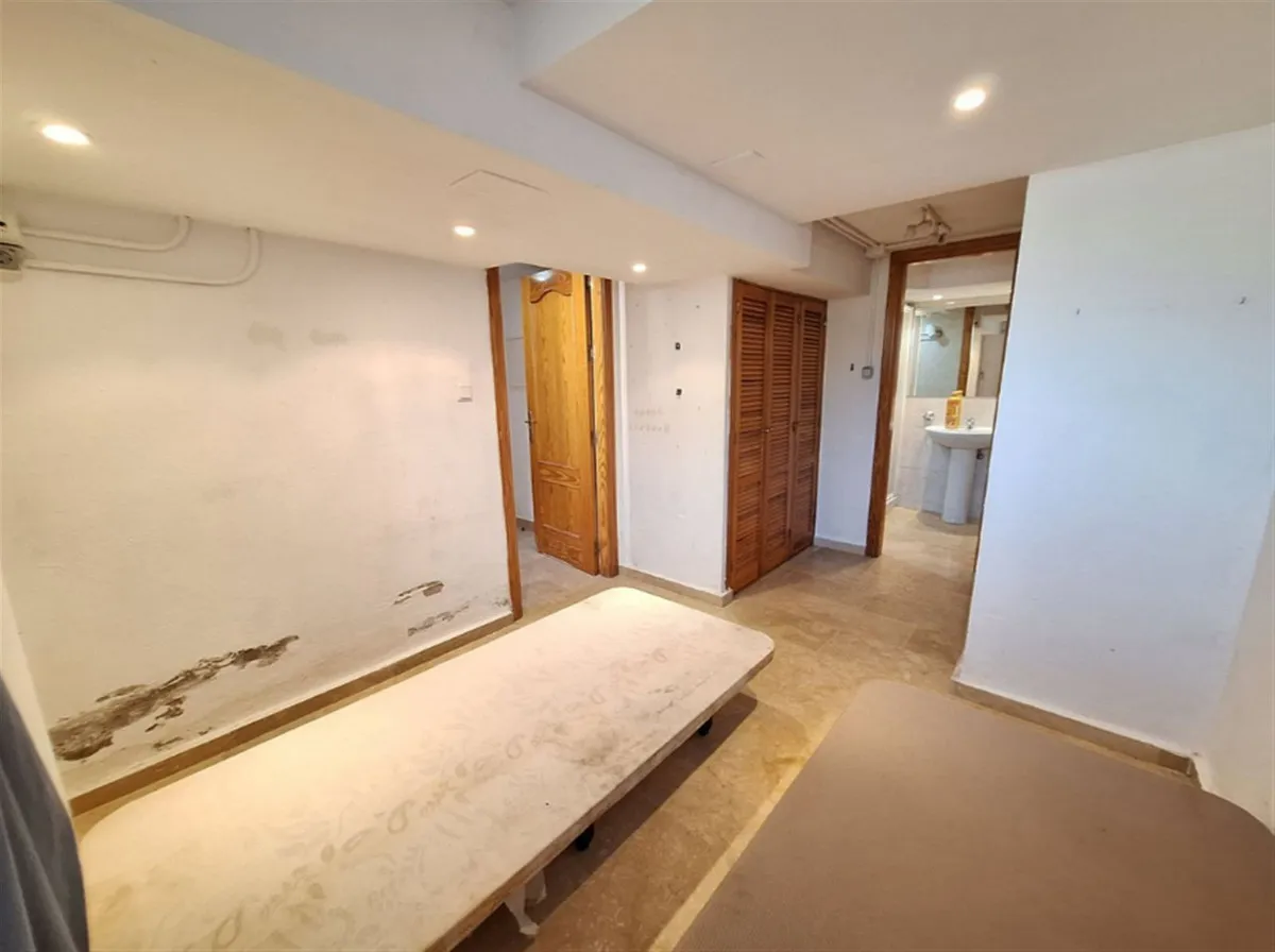 8b18389a-1220-4146-95f6-558c2c5daec0