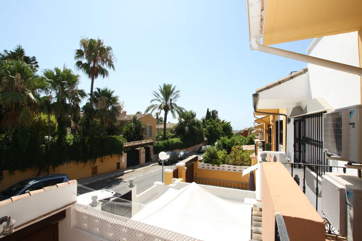 760225f9-c786-4356-b33c-0e3206f6c817