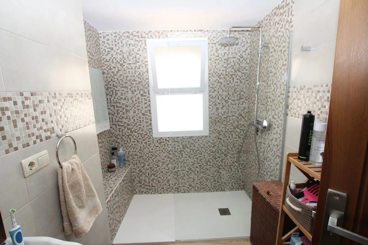 a363d6f5-2aeb-45dc-b0d7-9234bf24095e