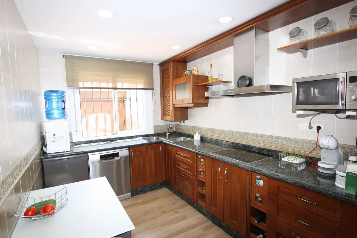 a7b764f6-ec3f-4aa7-8931-108558e61784