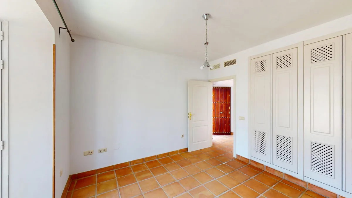 2758028c-f502-4796-acc2-8d829ebc3977