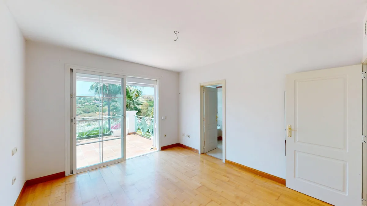 36c77d33-18a3-456e-b53c-d7b1c9cbdb4c