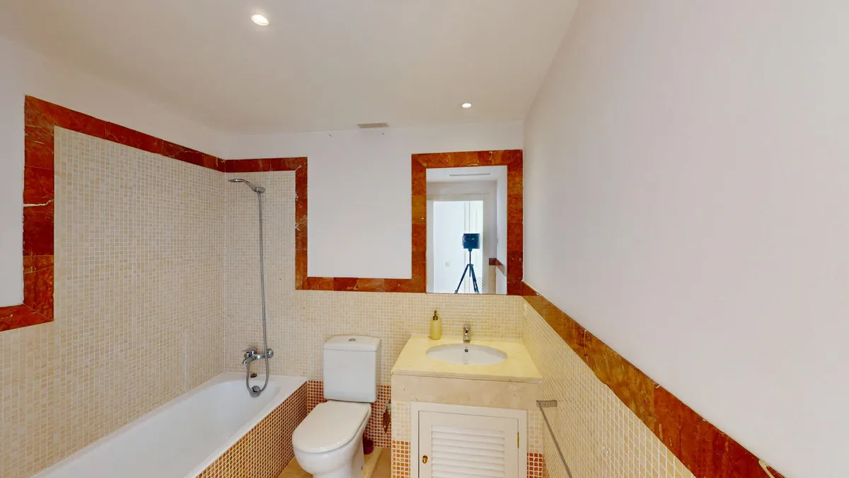 3ef636b5-040f-42fb-a867-0c6965fdb0a0