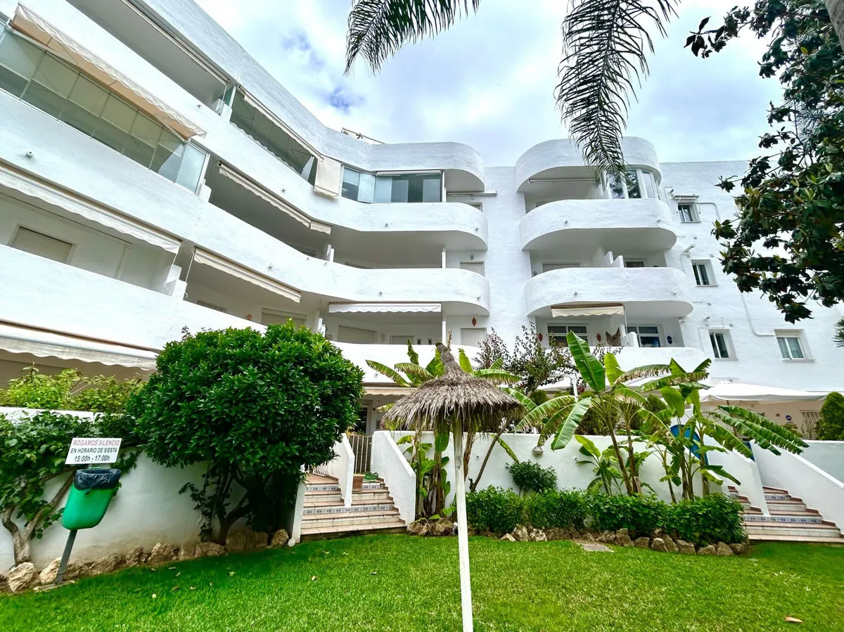 a579c720-8dd2-4bcd-9b1d-f2360507f761