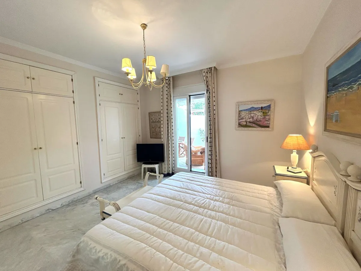 d57005b7-7701-48bd-b1da-6ba06fdd5f2d