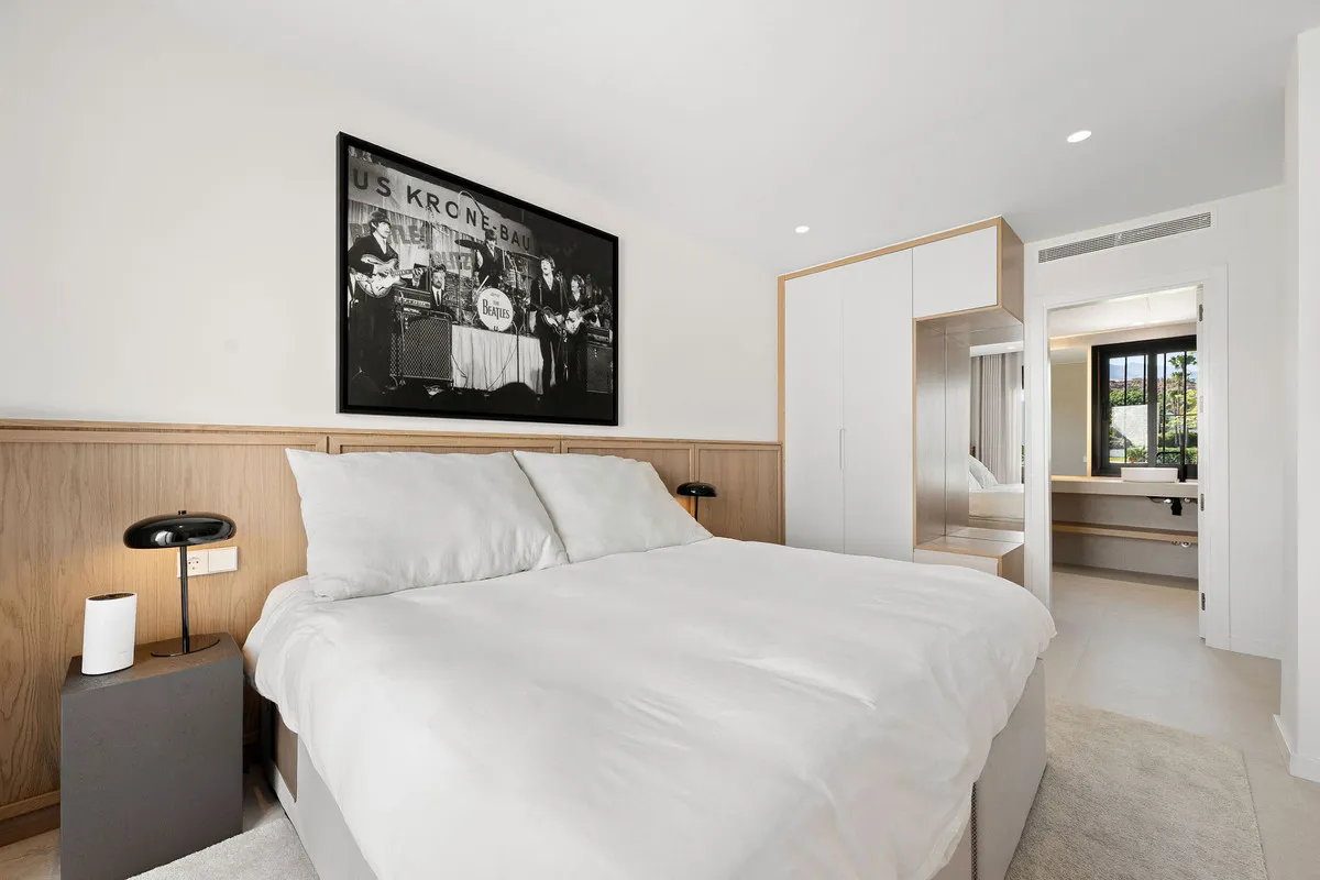 12dd5622-a290-4acc-b990-486eee5425fe