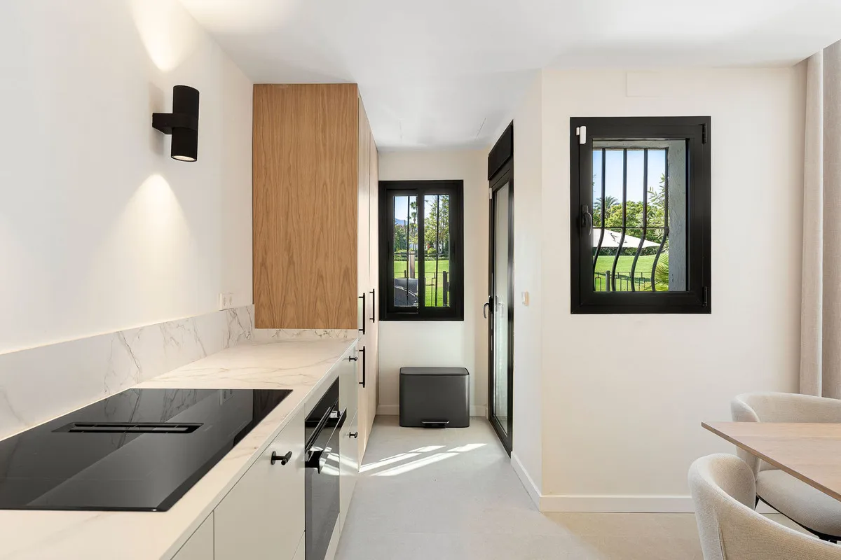 d6d2cdc5-892f-46db-9842-3842b5948df1