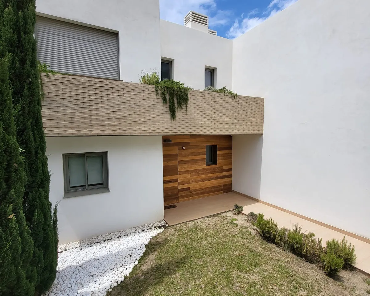 16cbad07-ce6d-4760-803e-5703a71194a2