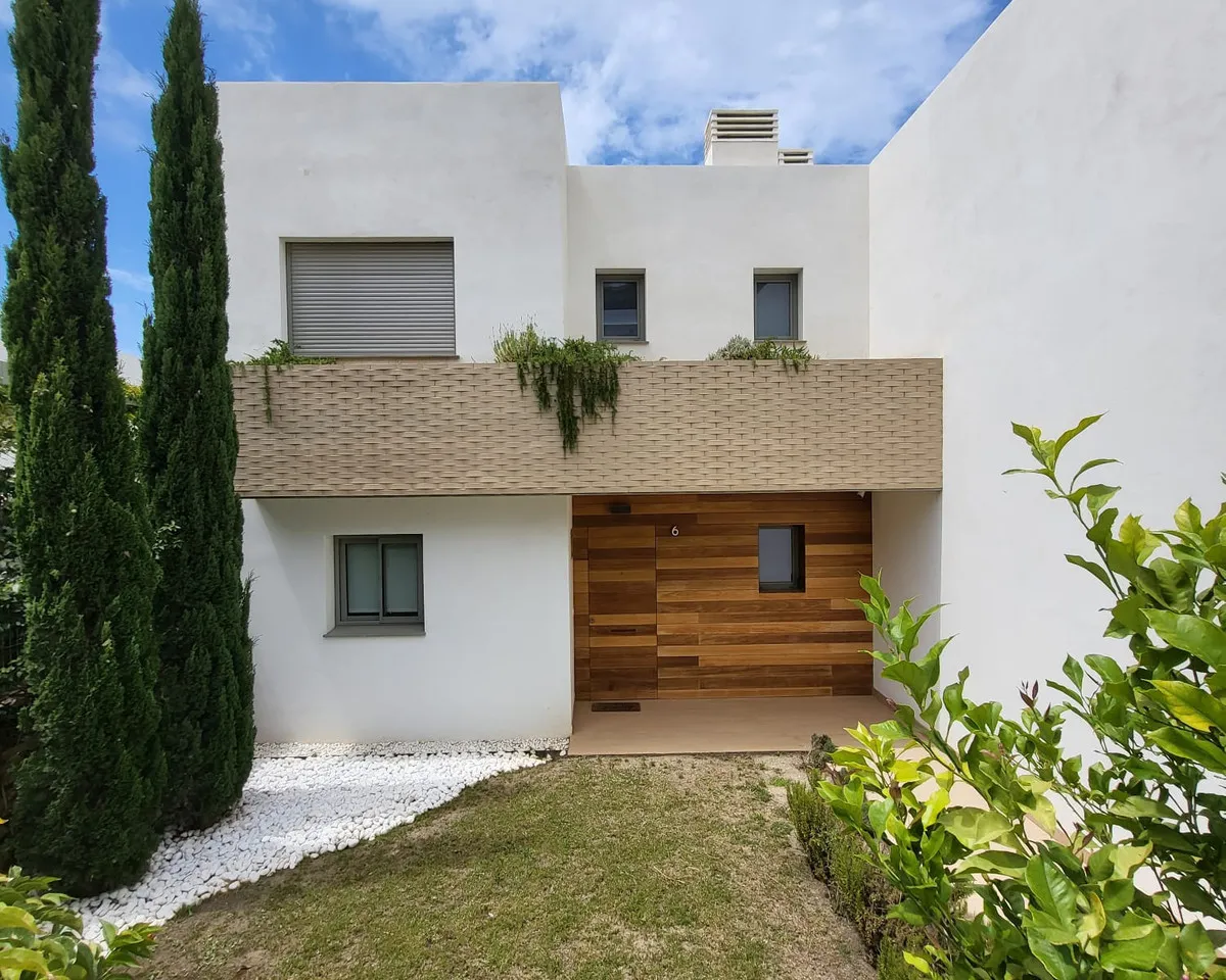 dffb6785-c29c-4024-8c6d-236d7670caf5