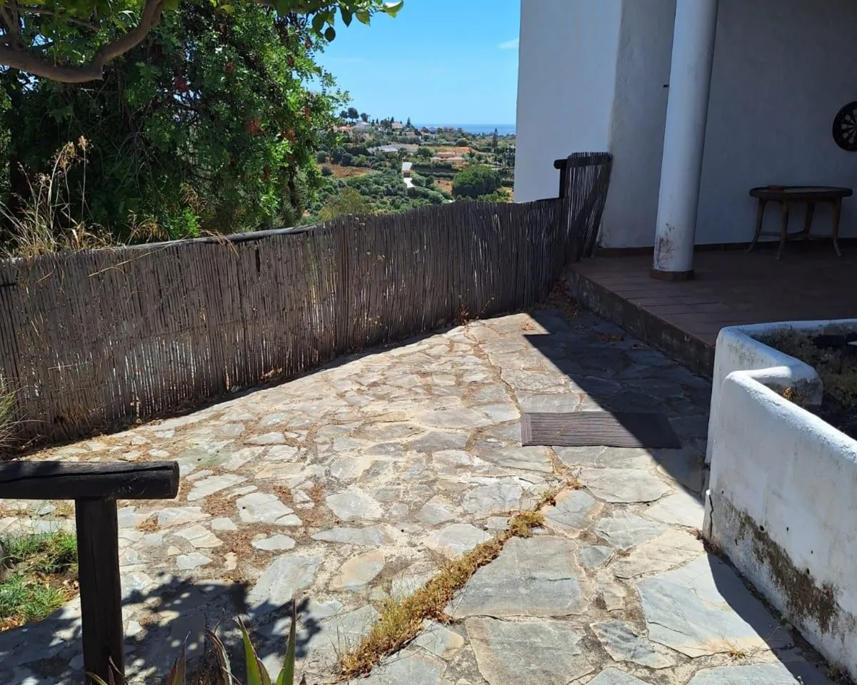 e4803224-134a-40c3-bd7a-1d9750295804