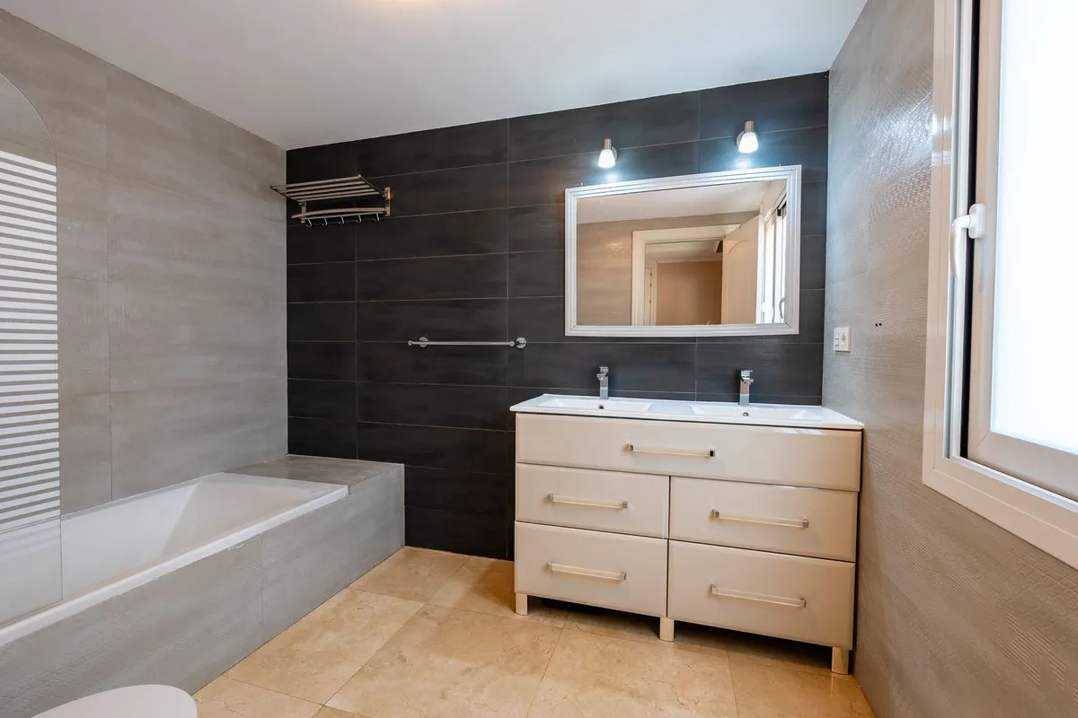 5282692c-ac1a-47a9-a40b-649009128e68