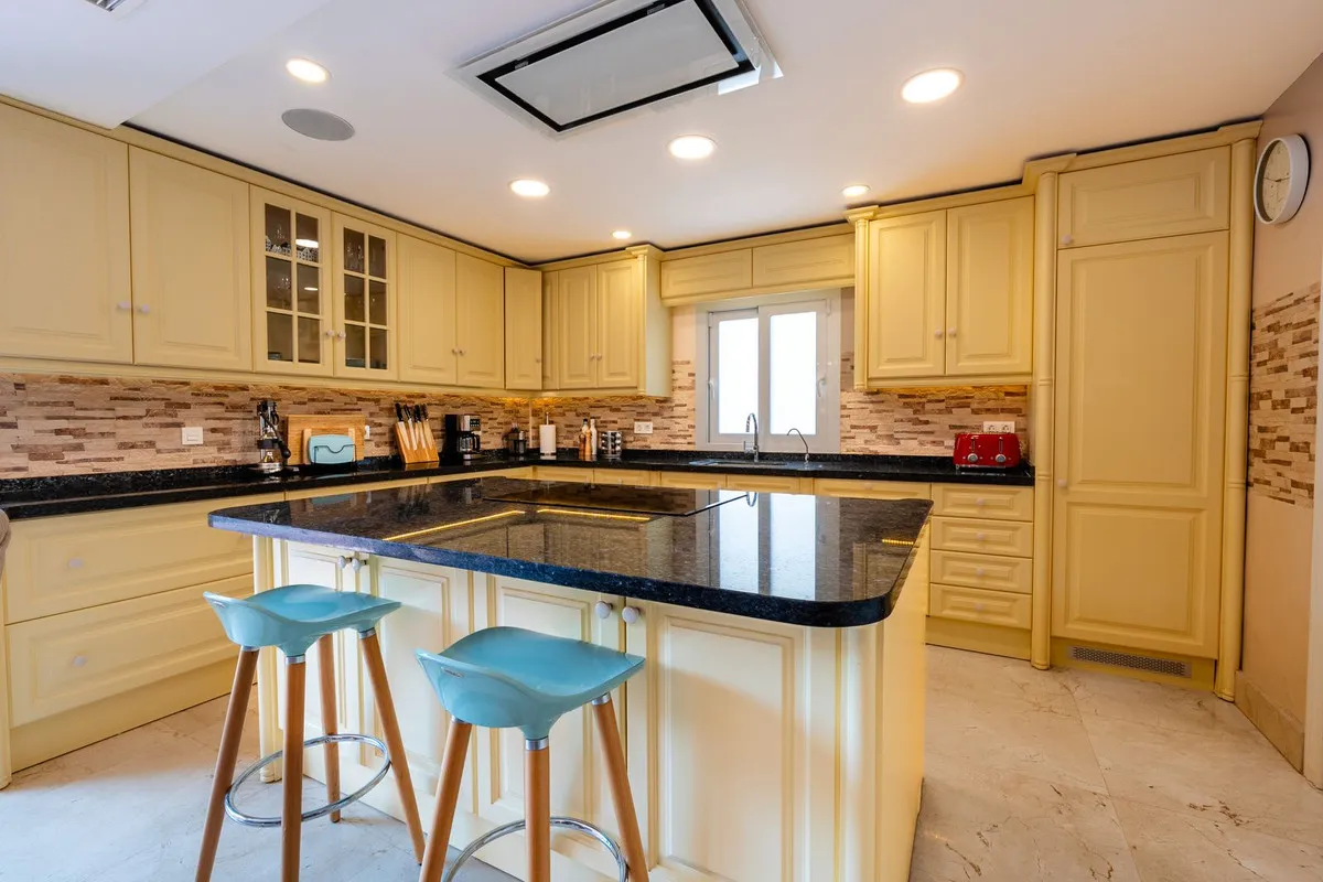 7b28ed95-2556-4daa-9fb1-0e7992114894