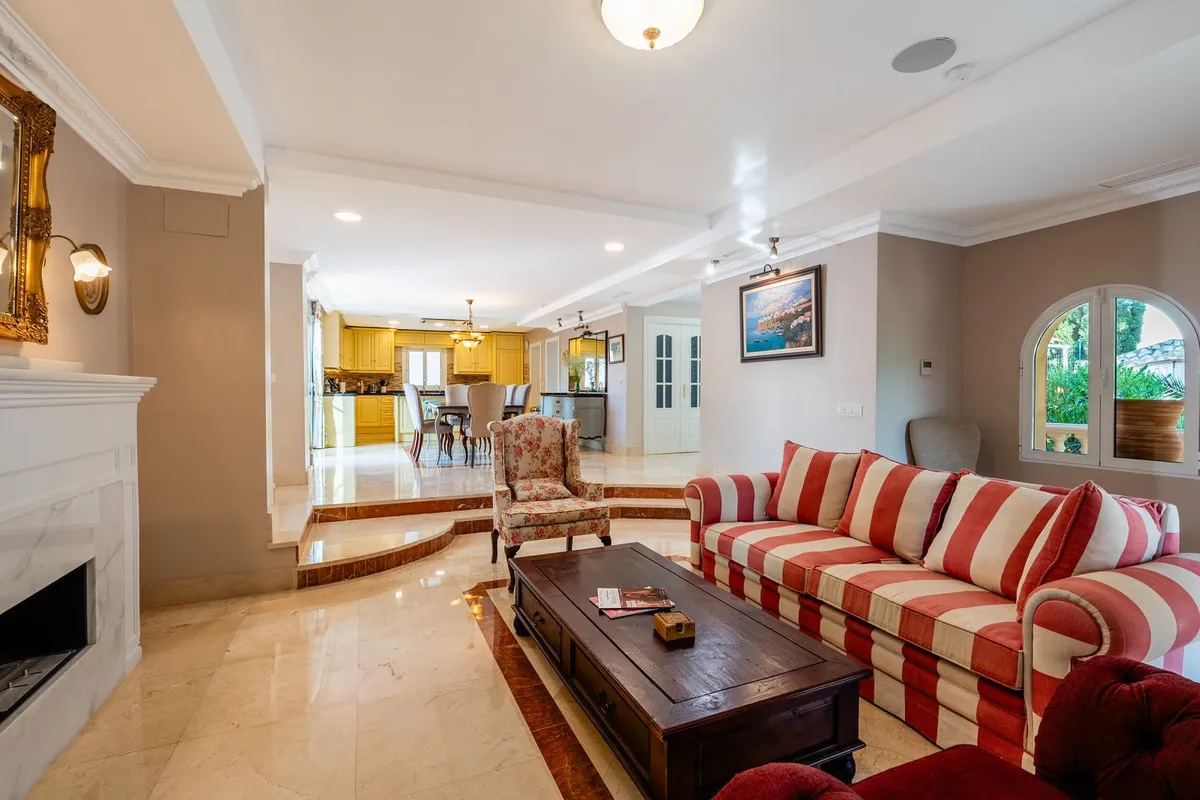 86df70e7-5c26-4ffc-8e9d-41eac5eb1412