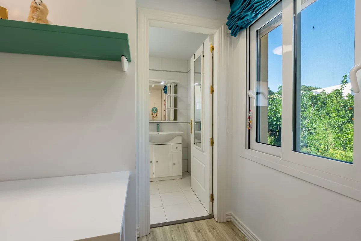 dfef6289-0c1d-46b5-8698-694c0299be63