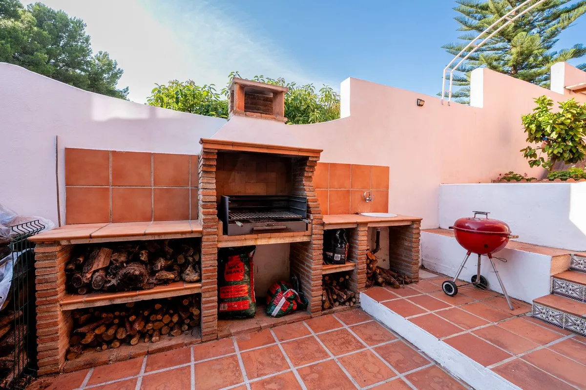 f8470872-4666-4893-9e70-c61b09f99972