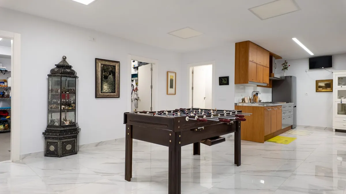 6507148f-47a5-4080-a327-7de3a980954b