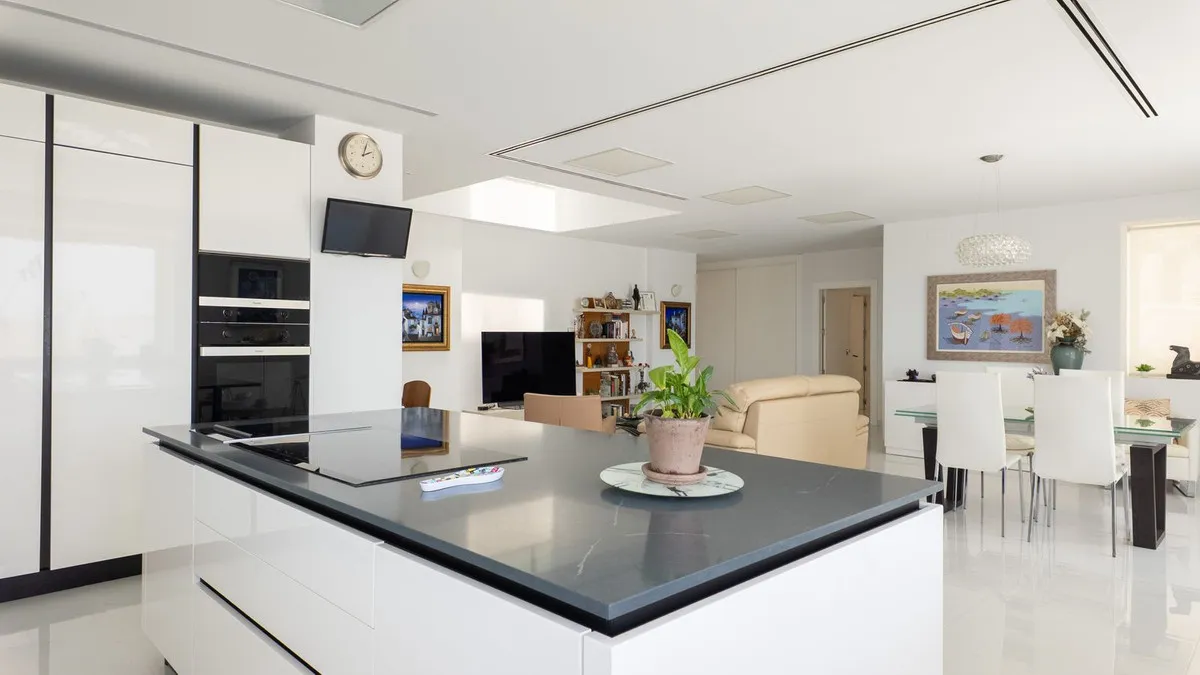 83ba1697-f081-4353-b52e-27c84fec35f6