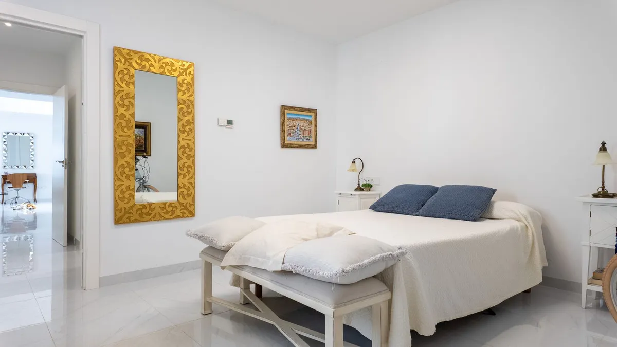 c54bdf51-46f4-49dd-a412-34e5b555015e