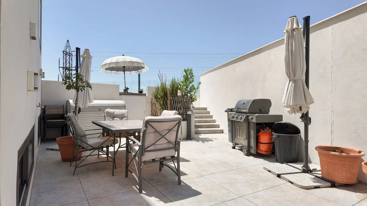 e14a8e83-4912-406a-aa08-d10c769d2e3f