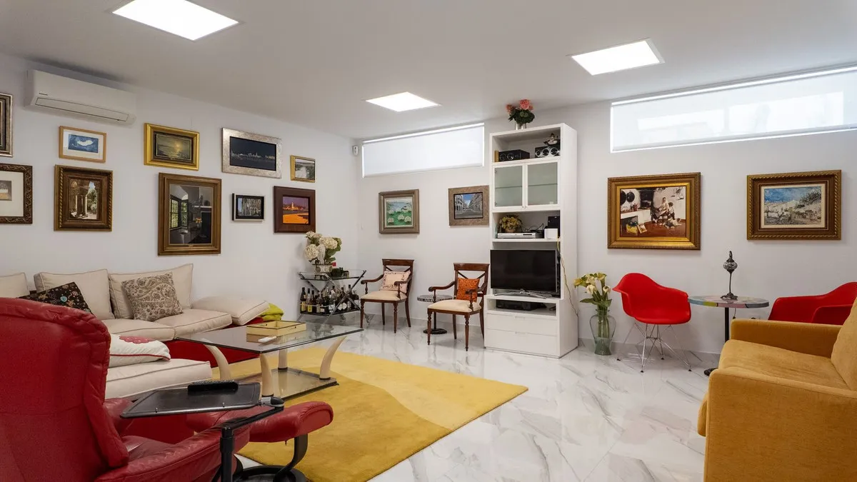 e18d2ce9-b93c-40d7-b37d-89da4283e216