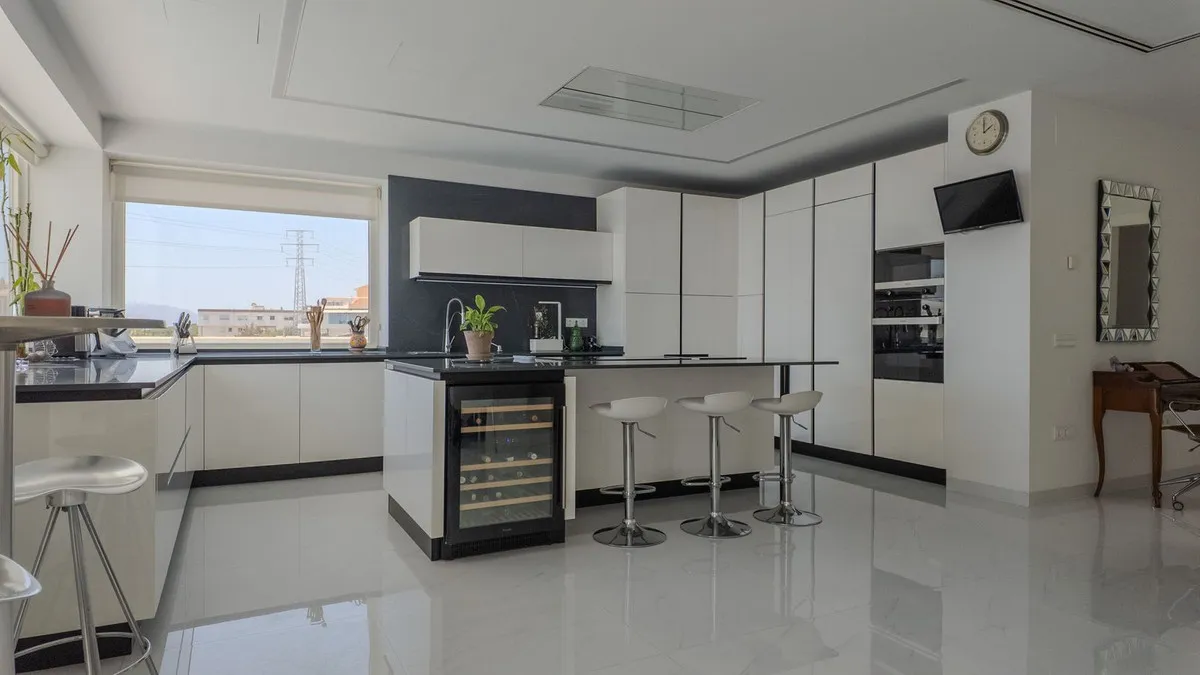 e2dda315-3e84-4e96-a620-d42a330d0064