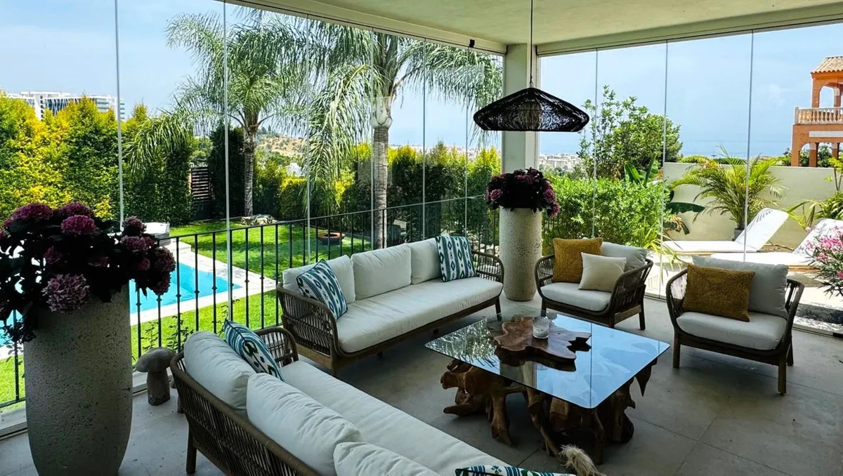 27608988-6b8f-4e49-abd2-601af6bdf566