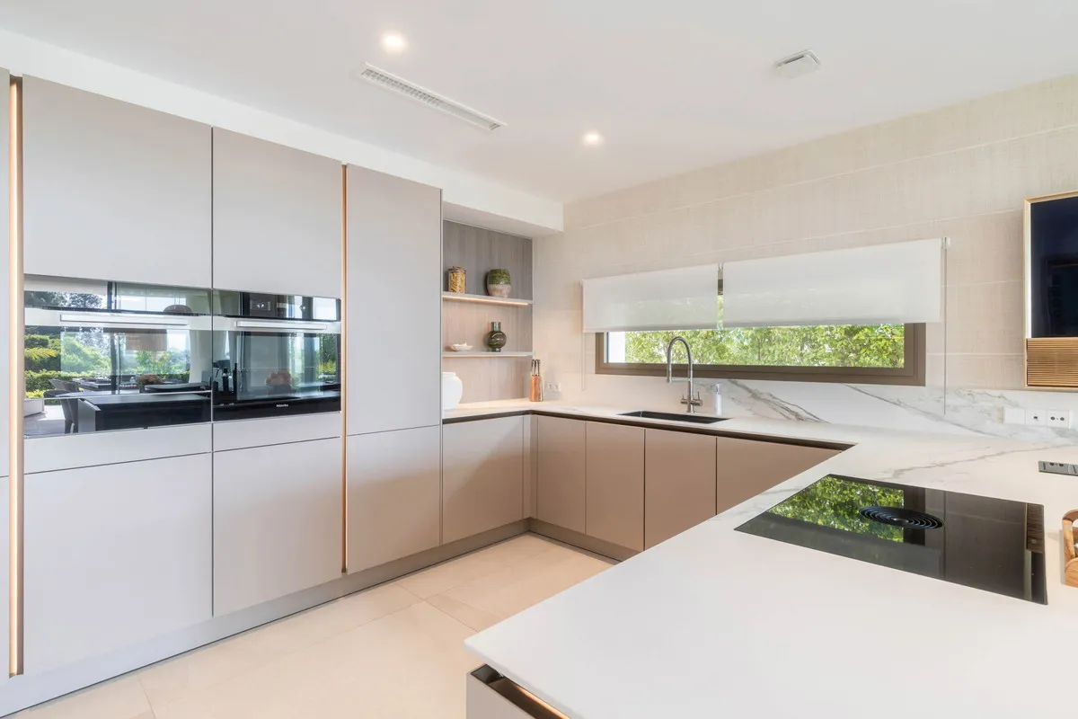 0e1c39df-d56a-4626-bea7-64538fd69351