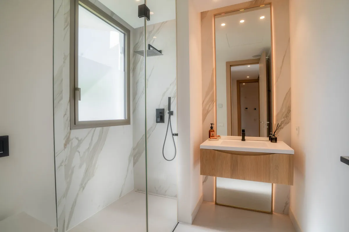 6293ff03-9a0e-410b-b62c-a783dc151a28