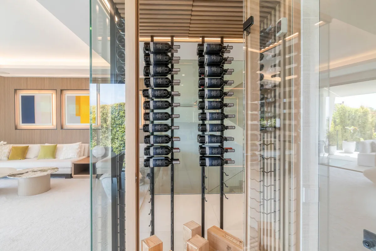 97f8f138-3820-4672-9892-857028217e2d