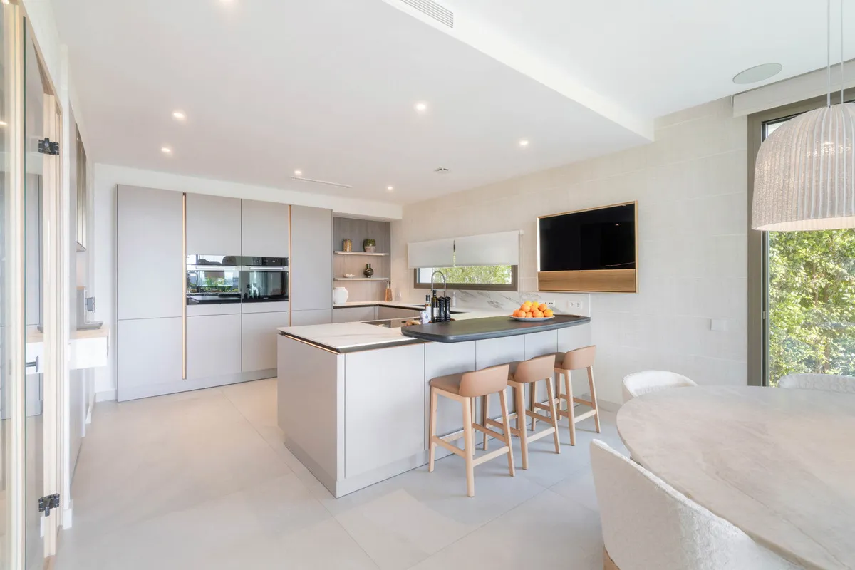 c8e25a2a-bb58-4fce-8cf0-02d0e3cf18b7