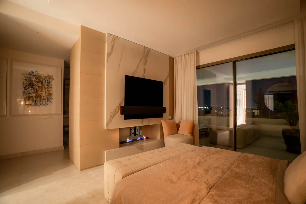 f0701898-342f-4adc-987d-e212194b4c32