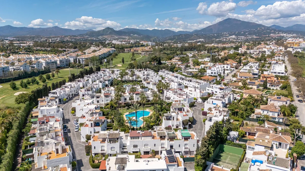 2c9c17c0-7057-412c-b272-e1d7d9077048