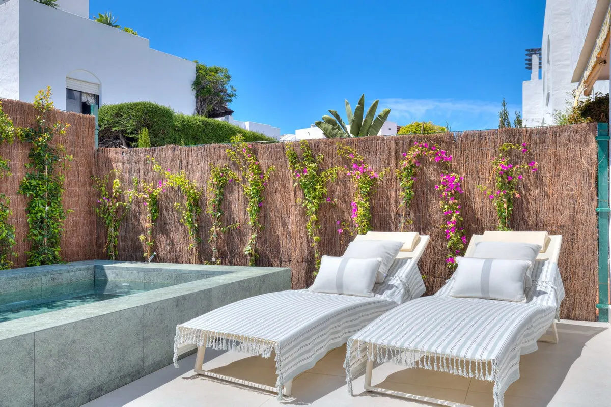 Luxury Coastal Townhouse in Guadalmina Baja