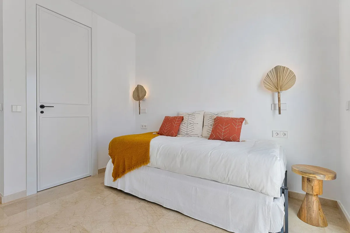 528a2cd9-af30-4916-9449-01f05b2ca6ee