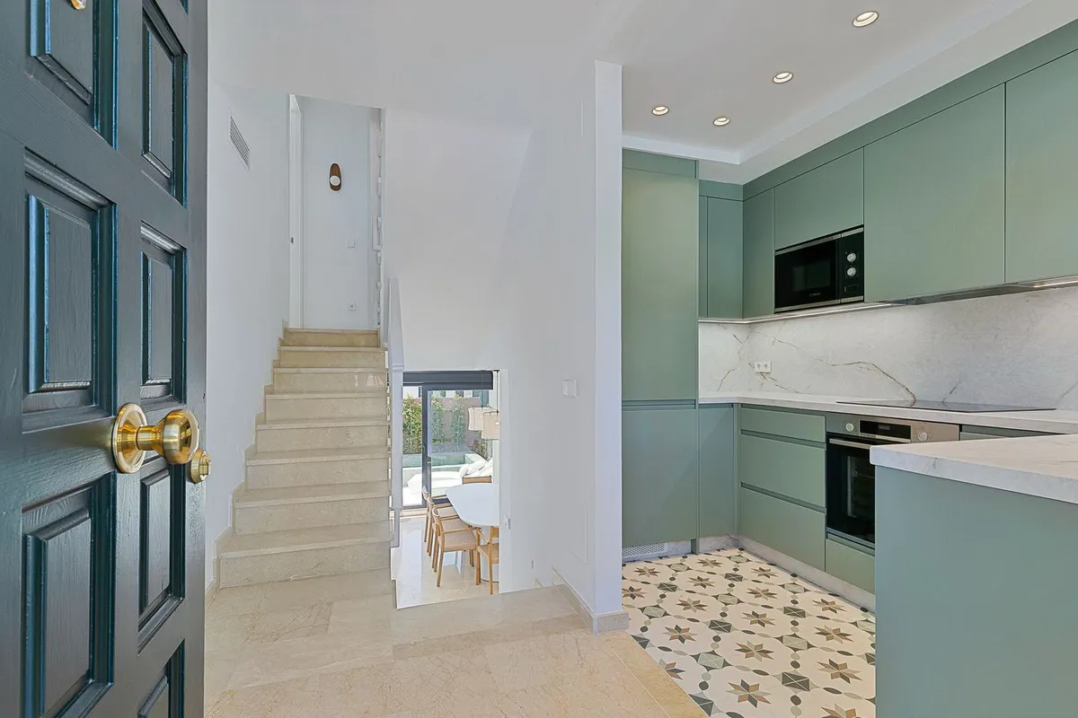 8e2a97d8-c4cb-442f-876b-34764620eca8