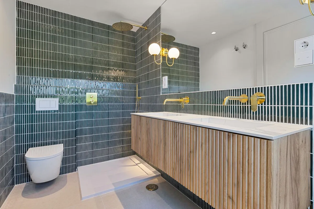 9395af89-b904-4121-81fa-6685fb8d5f04