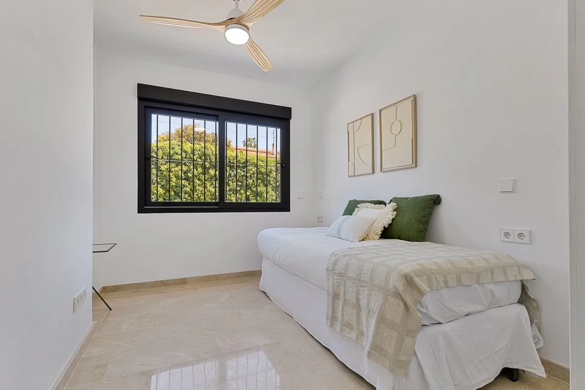 93f76878-d852-4cd8-9c9d-f7de9d150456