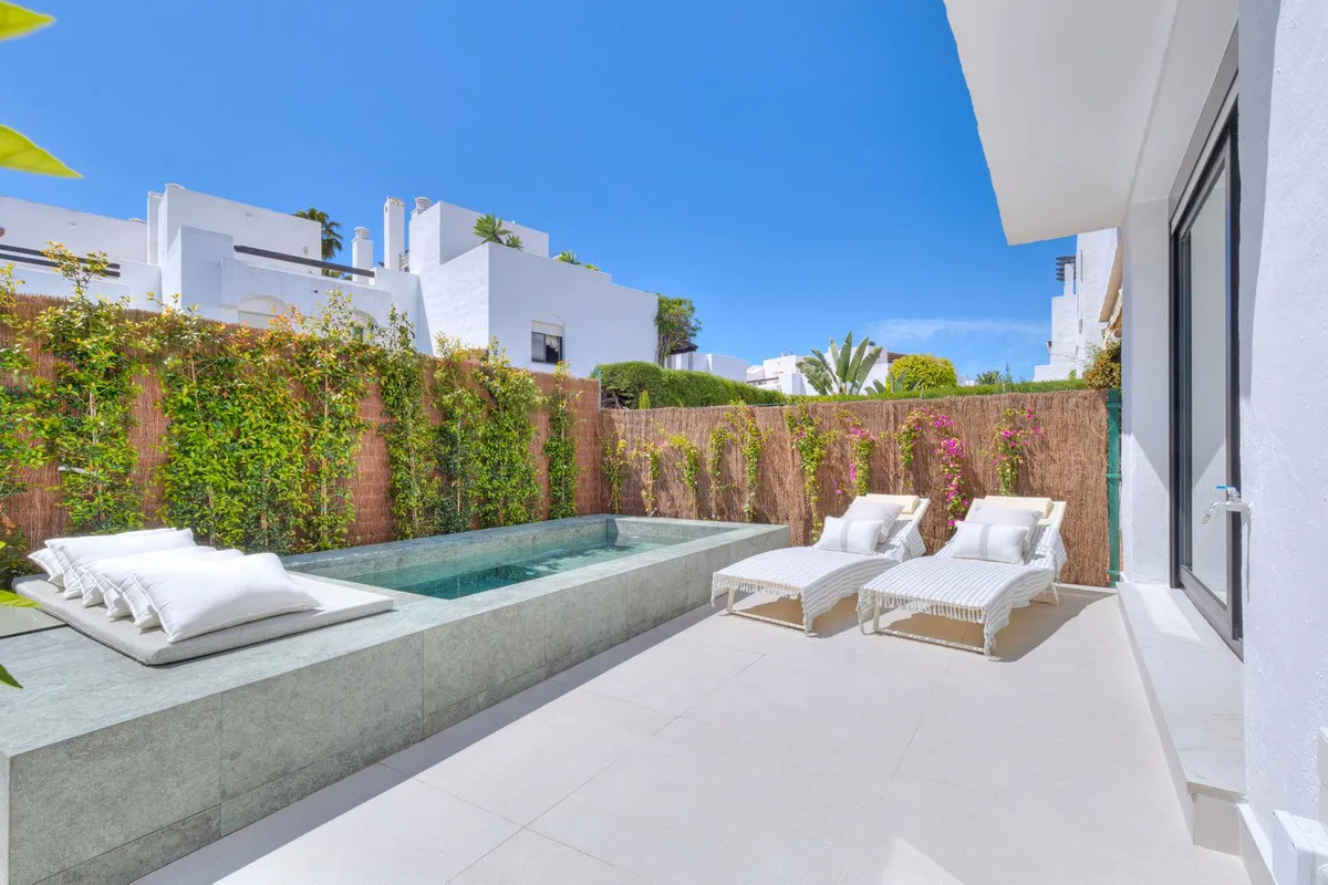 e6491ca5-9d10-4a27-818b-484f22d2c494