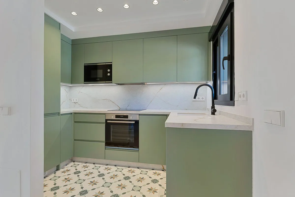 f998342b-6247-4318-bffb-7c8552a50207