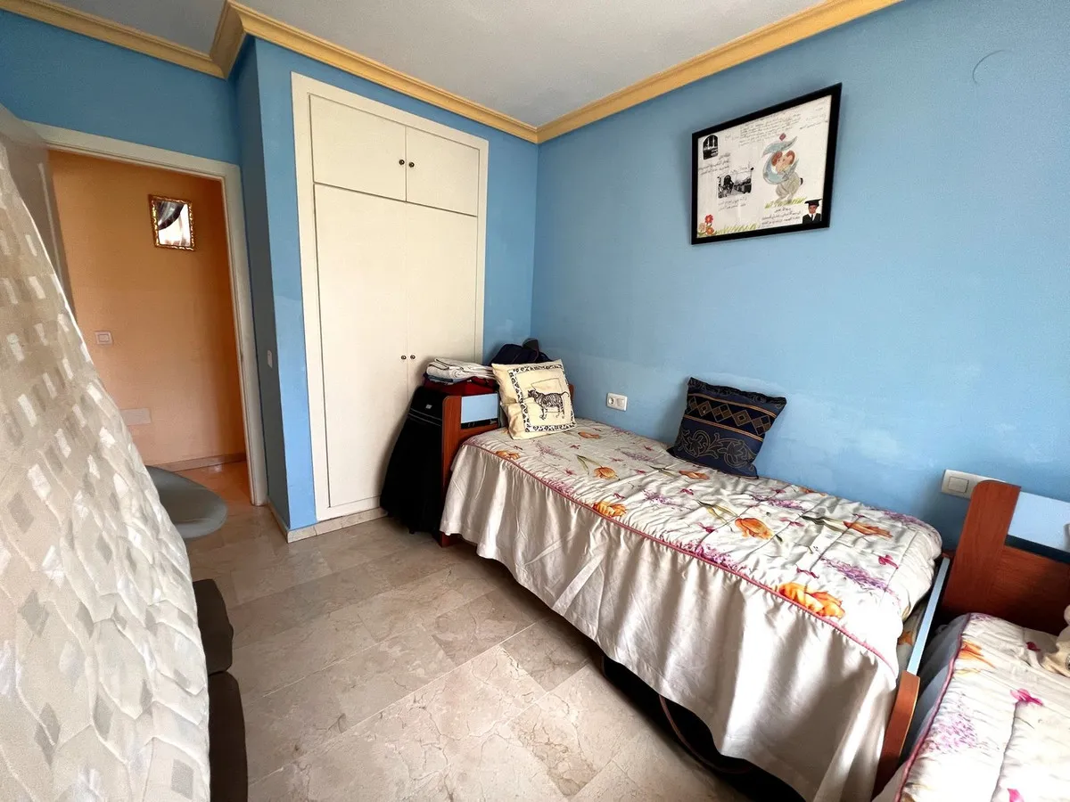 b1ca119d-c68e-43ea-ba28-595a1f2d9b67