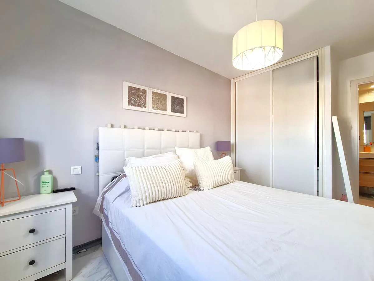 dfd08b96-d87b-44e6-8f41-7e5feacee3c5