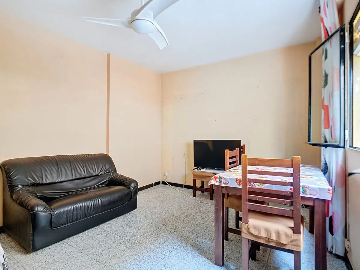 e2ce24b4-53a5-4d7f-9db1-851cf9cb9909