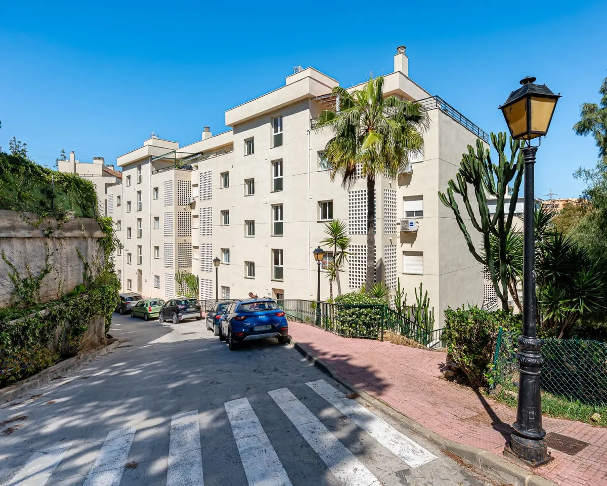 aa5f8d43-bd27-4360-ab30-712c49cc09e2