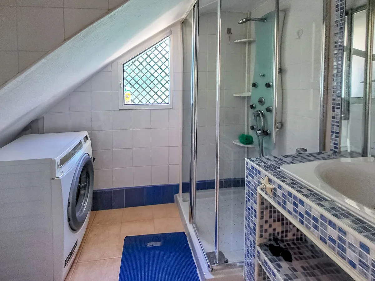 8f8513c0-5679-4594-8699-6b692eaf87ca