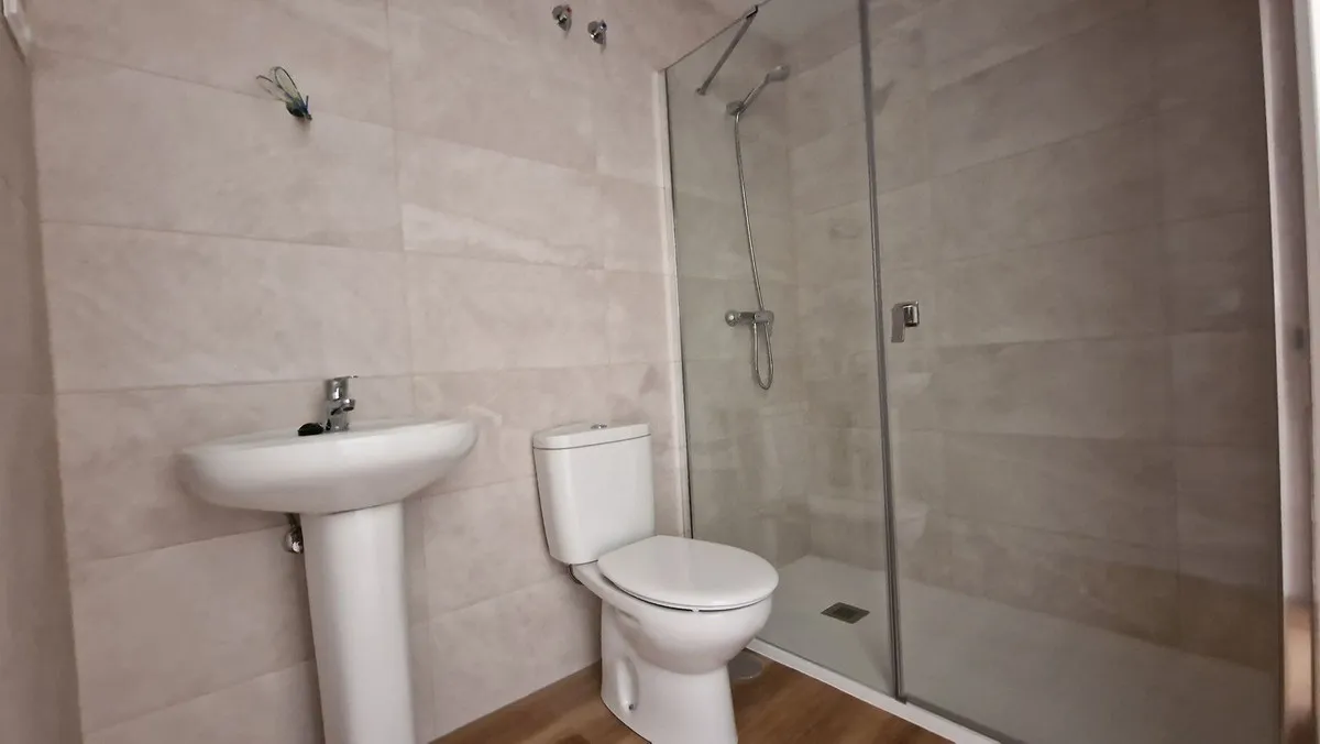 b251fe05-b29d-4d76-84b5-844e299d8b93