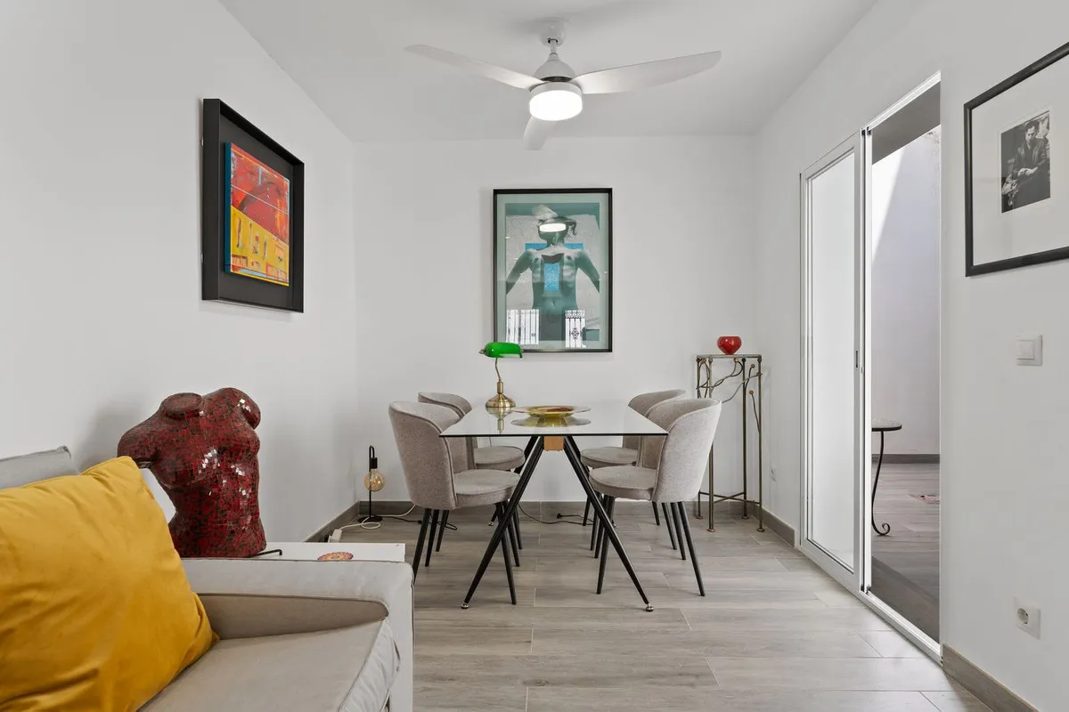 3afc817b-82f3-4d0d-af2d-101f94413bf0